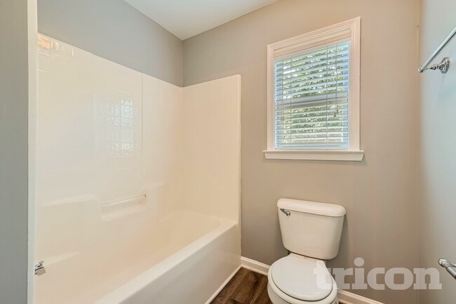 Photo - 3605 Long Lake Dr