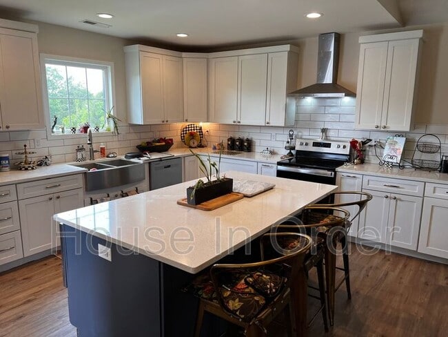 Photo - 118 Grace Ests Dr