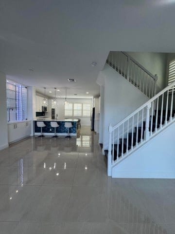 Photo - 613 Windward Cir N