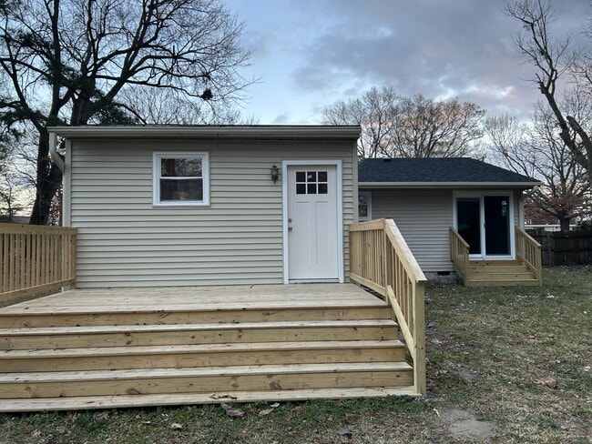 Photo - 612 Providence Rd