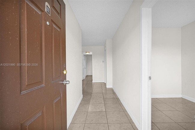 Photo - 400 NW 65th Ave Unidad 222