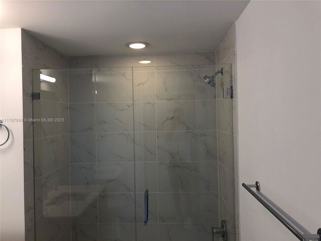 Photo - 16385 Biscayne Blvd Unidad 1205