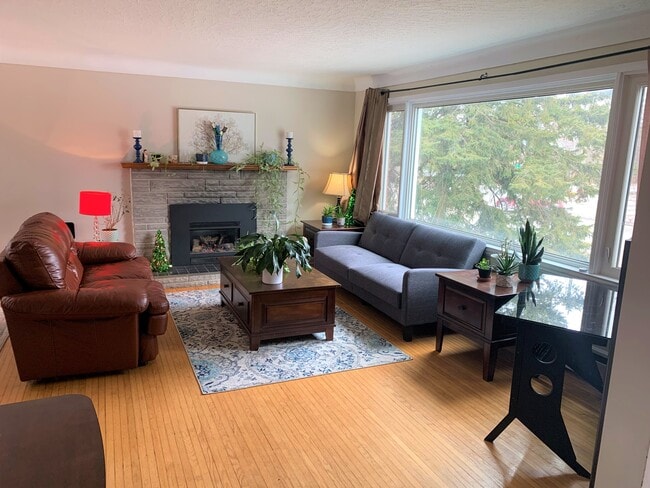 Photo - 1155 Johnson St