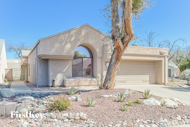 Building Photo - 3240 N Hill Farm Dr