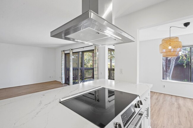 Photo - 3338 La Mesa Dr Unit 2-2