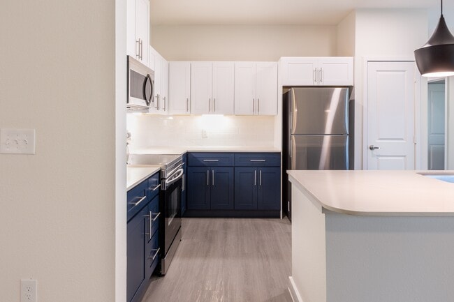 901 Rendon