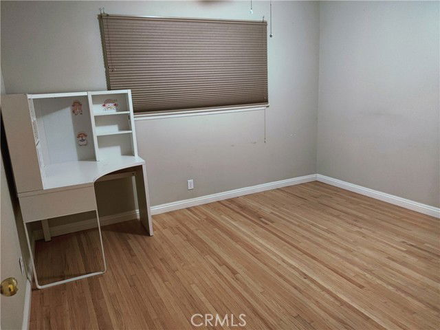 Photo - 9711 Garibaldi Ave