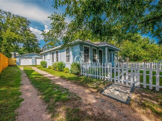 Photo - 906 Capitol Ct Unidad B