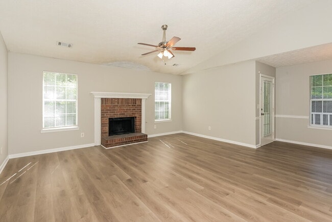 Photo - 340 Christian Woods Dr