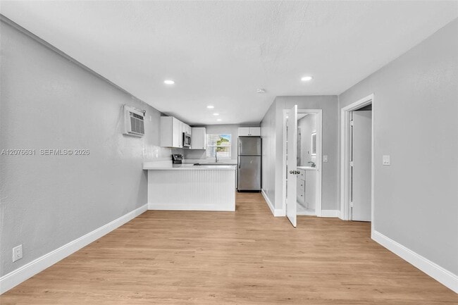 163 NW 40th St Unidad N