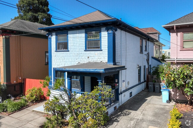 Photo - 2432 Milvia St