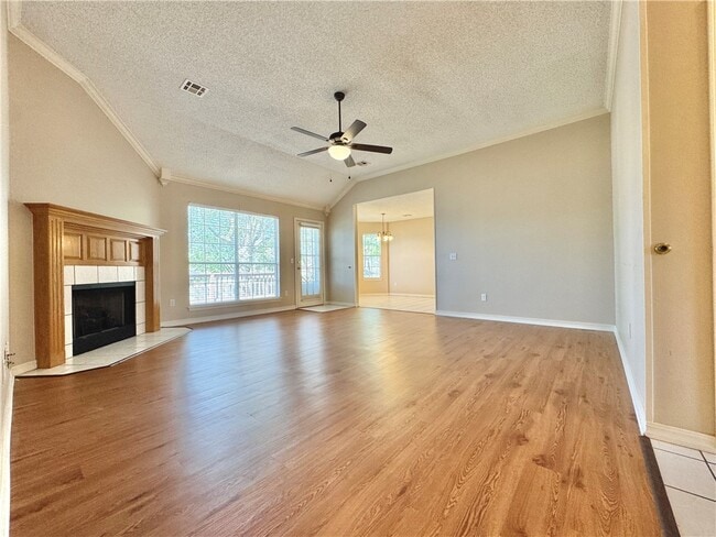 Photo - 3050 Birch Pl