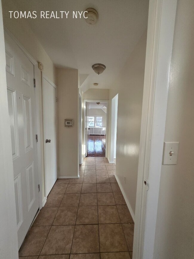 Photo - 35 Altonwood Pl