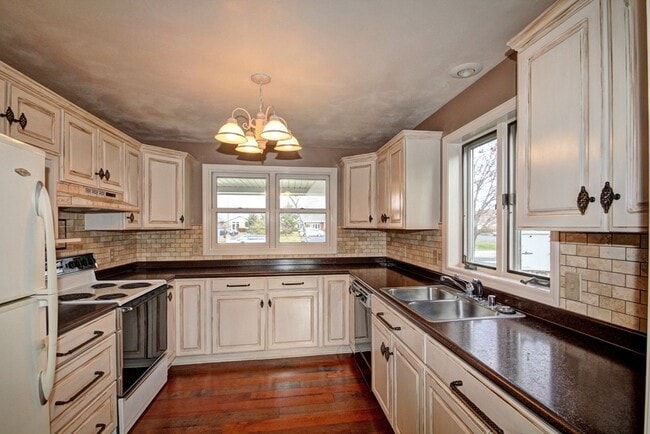 Photo - 6149 Aerotech Dr Unit 1