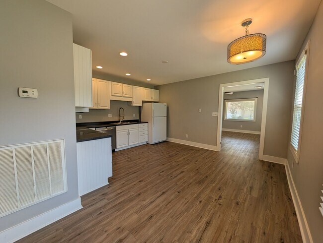 Photo - 3704 Fairview St SW