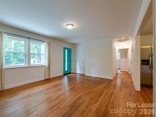 Photo - 5646 Oak Dr