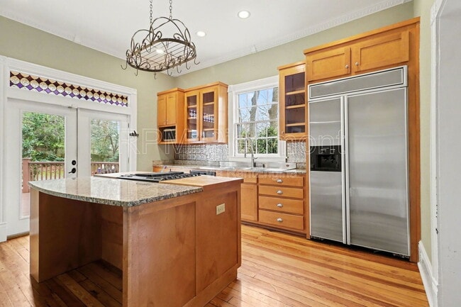 Photo - 409 Oakdale Rd NE