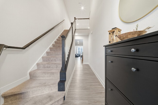 Photo - 1617 Catbird Ln