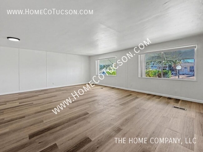 Photo - 264 W Aliso Dr