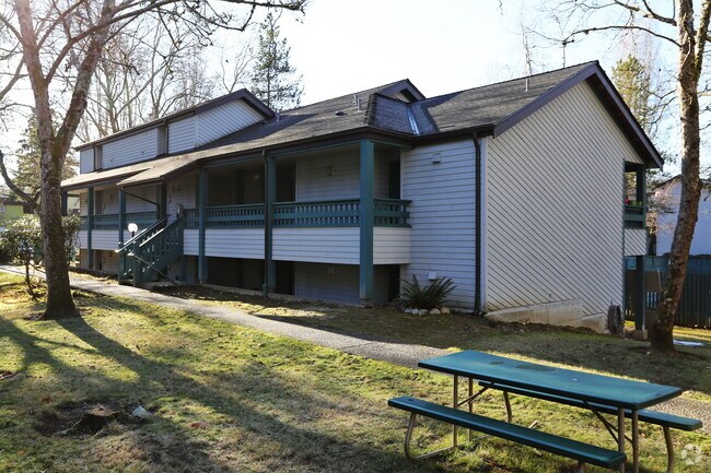 Sandpiper East Apartments - Sandpiper East Apartments