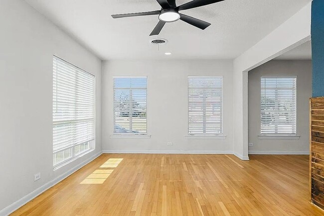 Photo - 2551 W Summit Ave.