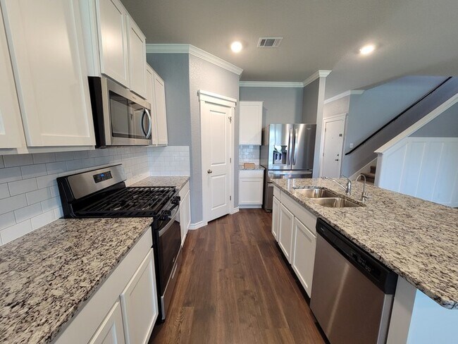 Photo - Brookstone Creek Beauty – 4 Bedrooms, 3 Ba...