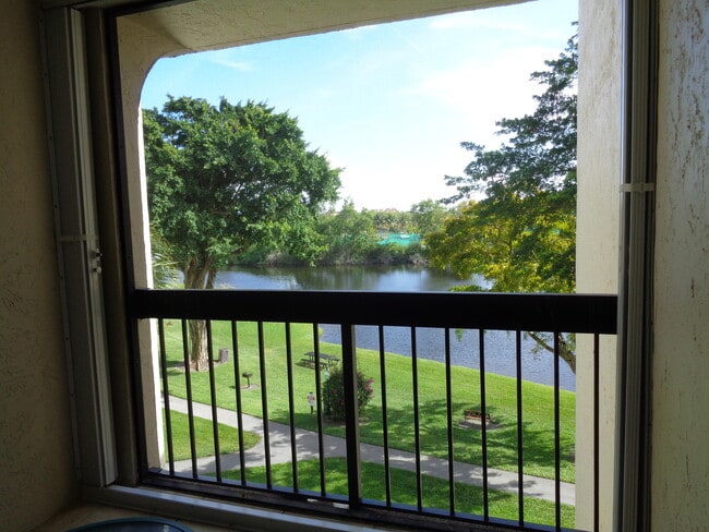 Photo - 950 Lavers Cir Unit F404