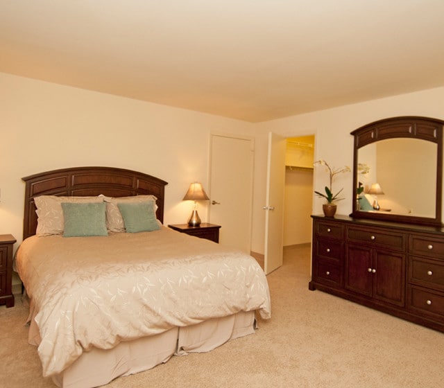 Profile Cover Mobile - Pikeswood Park Apartments