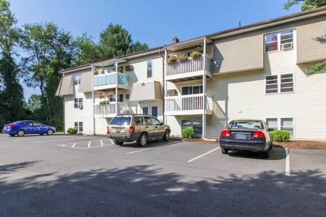 Country Manor Apartments - Country Manor Apartments