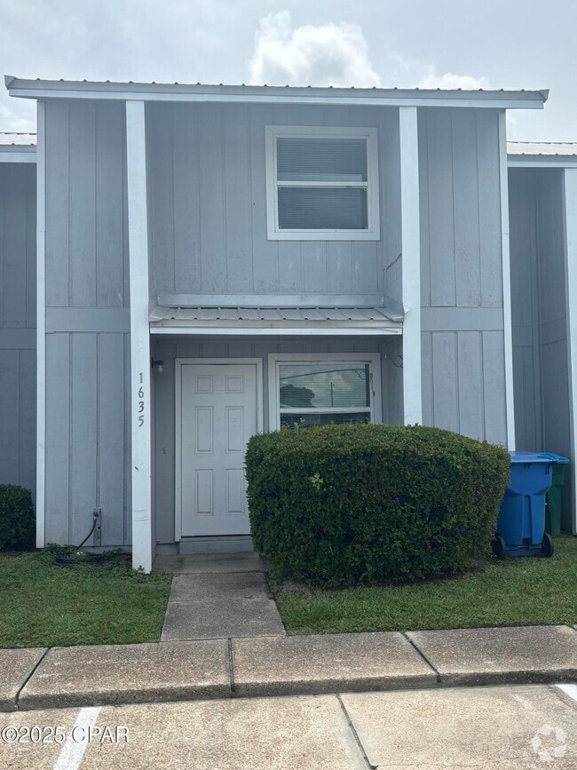 Building Photo - 1635 N James Ave Rental