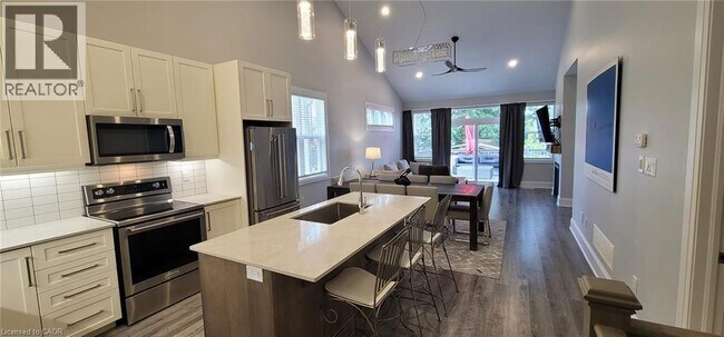 Photo - 10 Paradise Grv