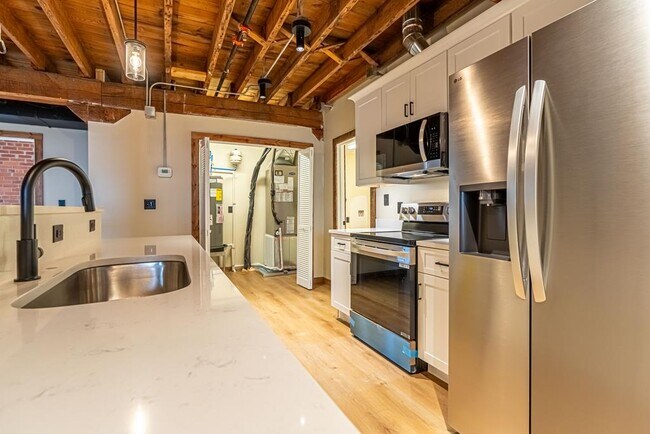 Photo - 453 E Main St