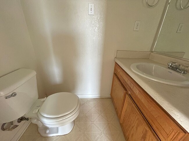 Photo - 904 Clairidge Ave Unit # D