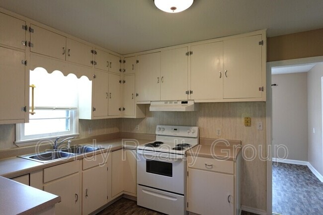 Photo - 2927 Noland St