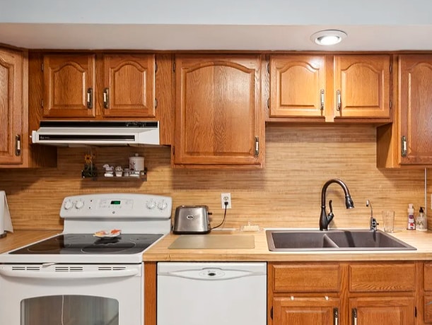 Photo - 1558 Montalban Dr