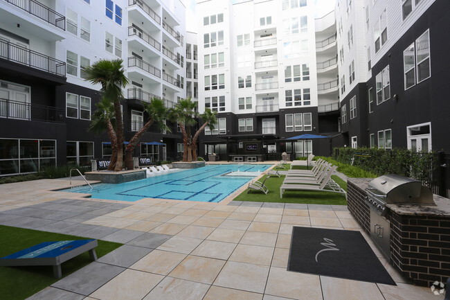 Photo - 611 Shepherd