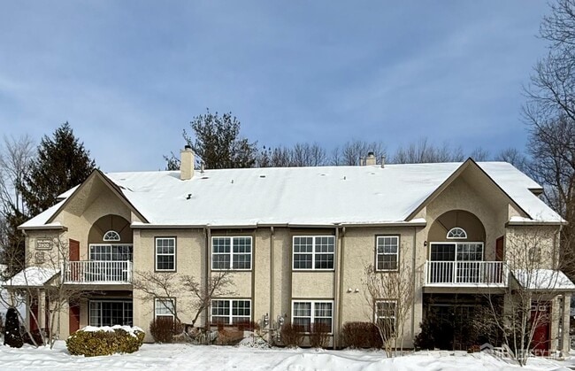 Building Photo - 3103 Commons at Kingswood Dr