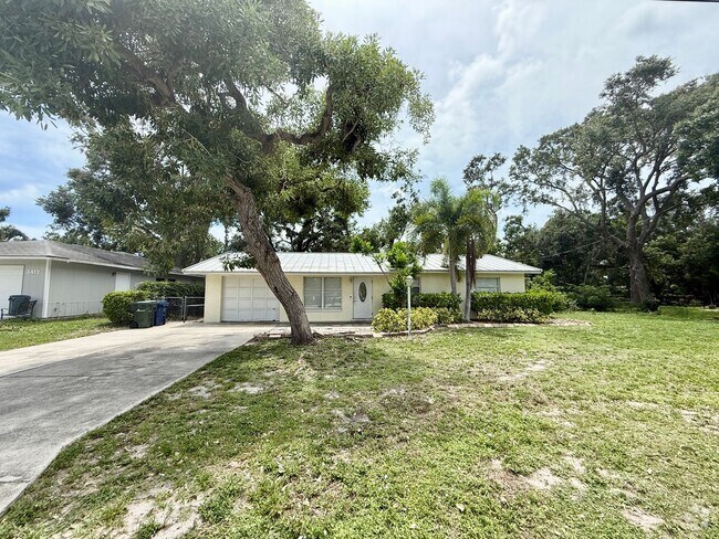 Building Photo - Sarasota Springs Gem - 3 Bedroom Plus Den ... Rental