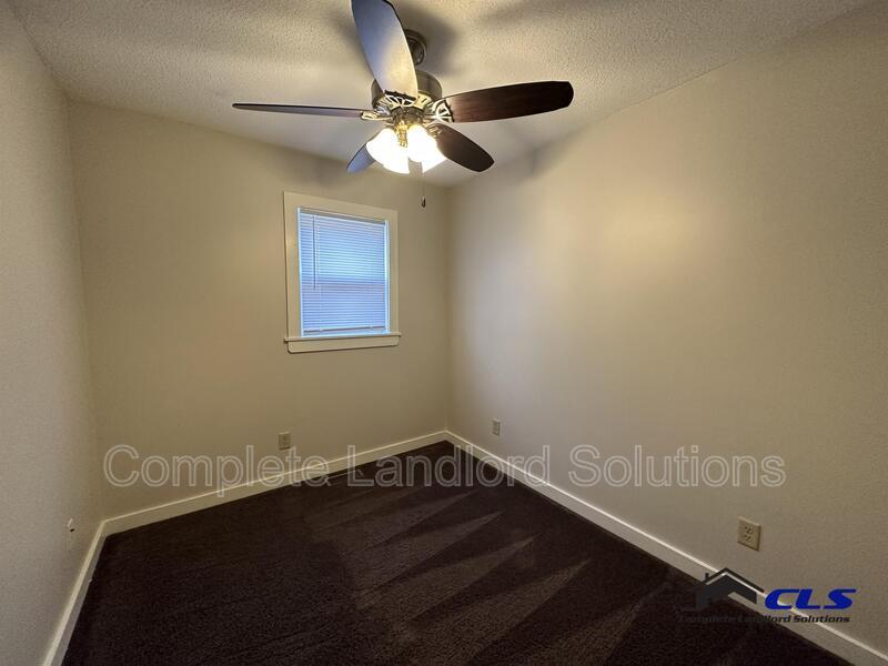 Photo - 1362 Chestnut St