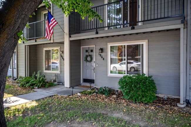 Photo - Sleek, Modern SE Boise Townhouse