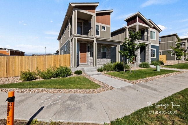 Modern 4BD/3BA Home with Covered Balcony &... - Modern 4BD/3BA Home with Covered Balcony &...