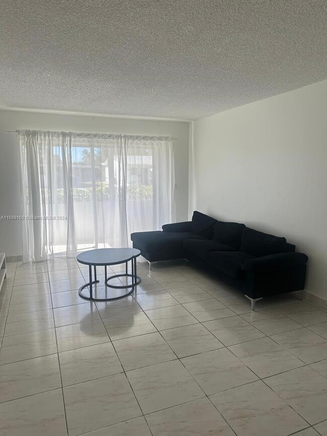 Photo - 220 SW 9th Ave Condominio Unidad 107