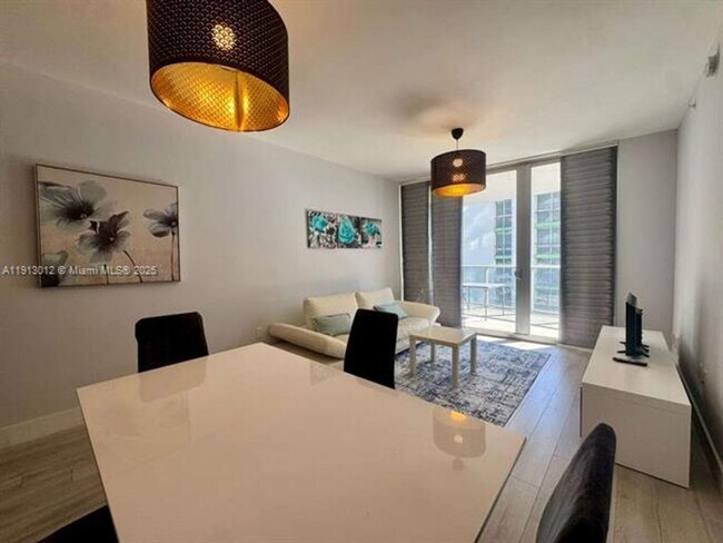 Photo - 488 NE 18th St Unit 488 NE 18th St 3208