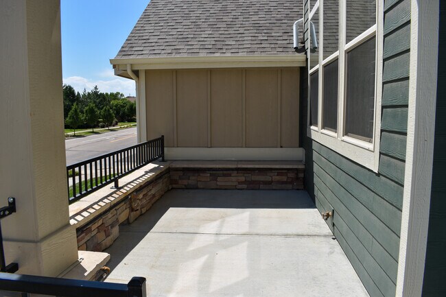 Photo - 684 Mason St