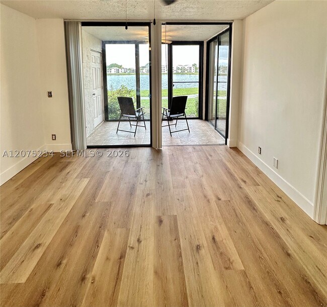 Photo - 202 Lake Pointe Dr Unit 104