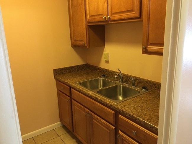 Kitchen - 8 Kenny Ct Unit 12