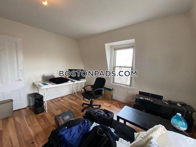 Building Photo - 146 Allston St Unit 3 Rental