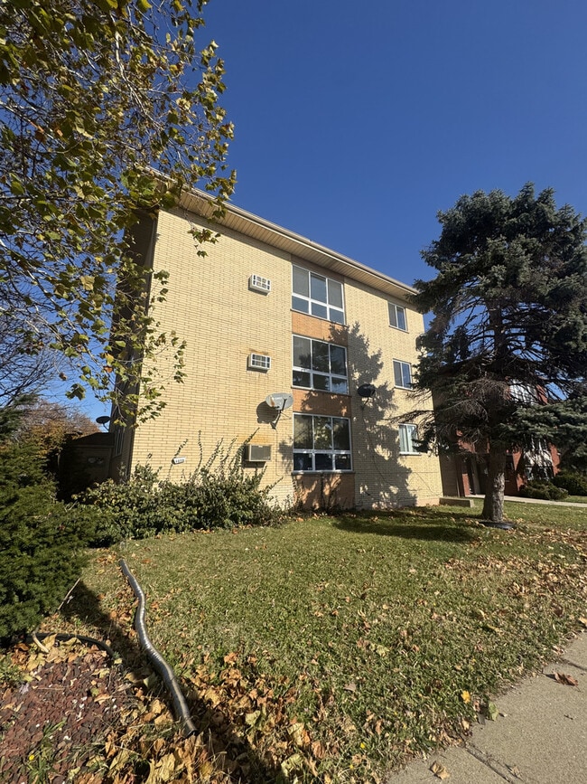 Photo - 4656 W 87th St