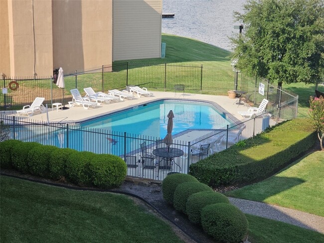 Photo - 12600 Melville Dr