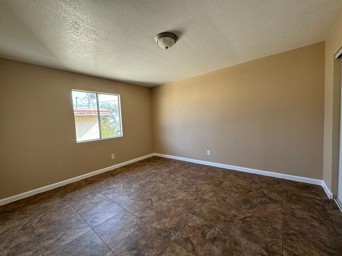 Photo - Three Bedroom One Bathroom Apartment in San Bernardino Unidad 10